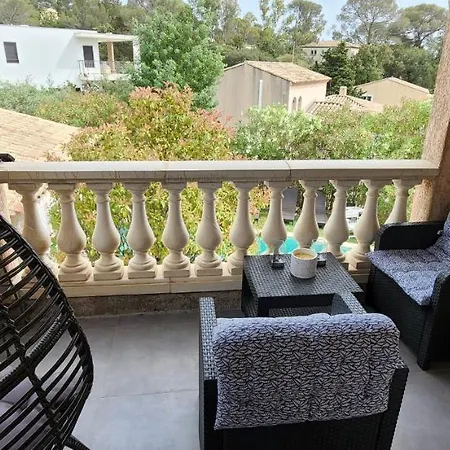 Privees Dans Des Lauriers *