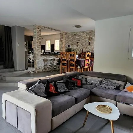 Privees Dans Des Lauriers Saint-Raphael (Var)