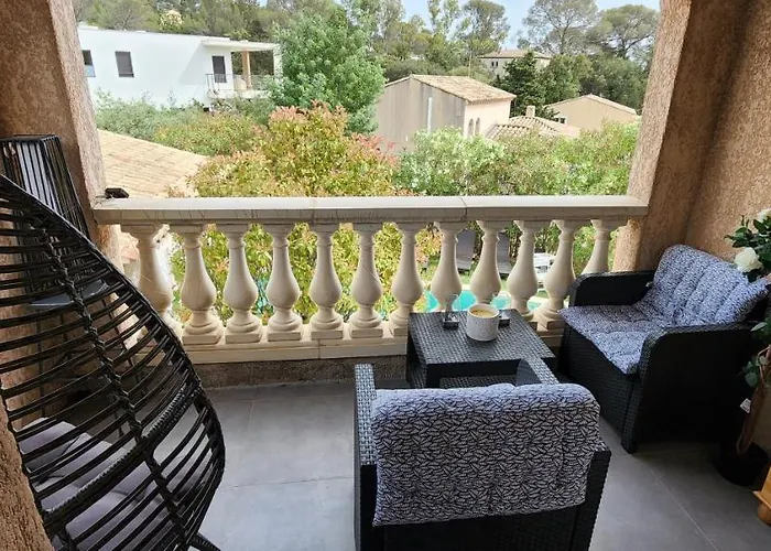 Privees Dans Des Lauriers *