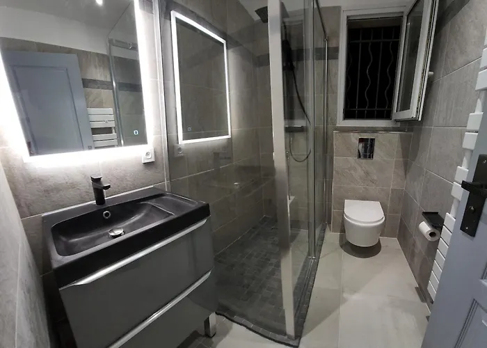 Privees Dans Des Lauriers * Сен-Рафаель